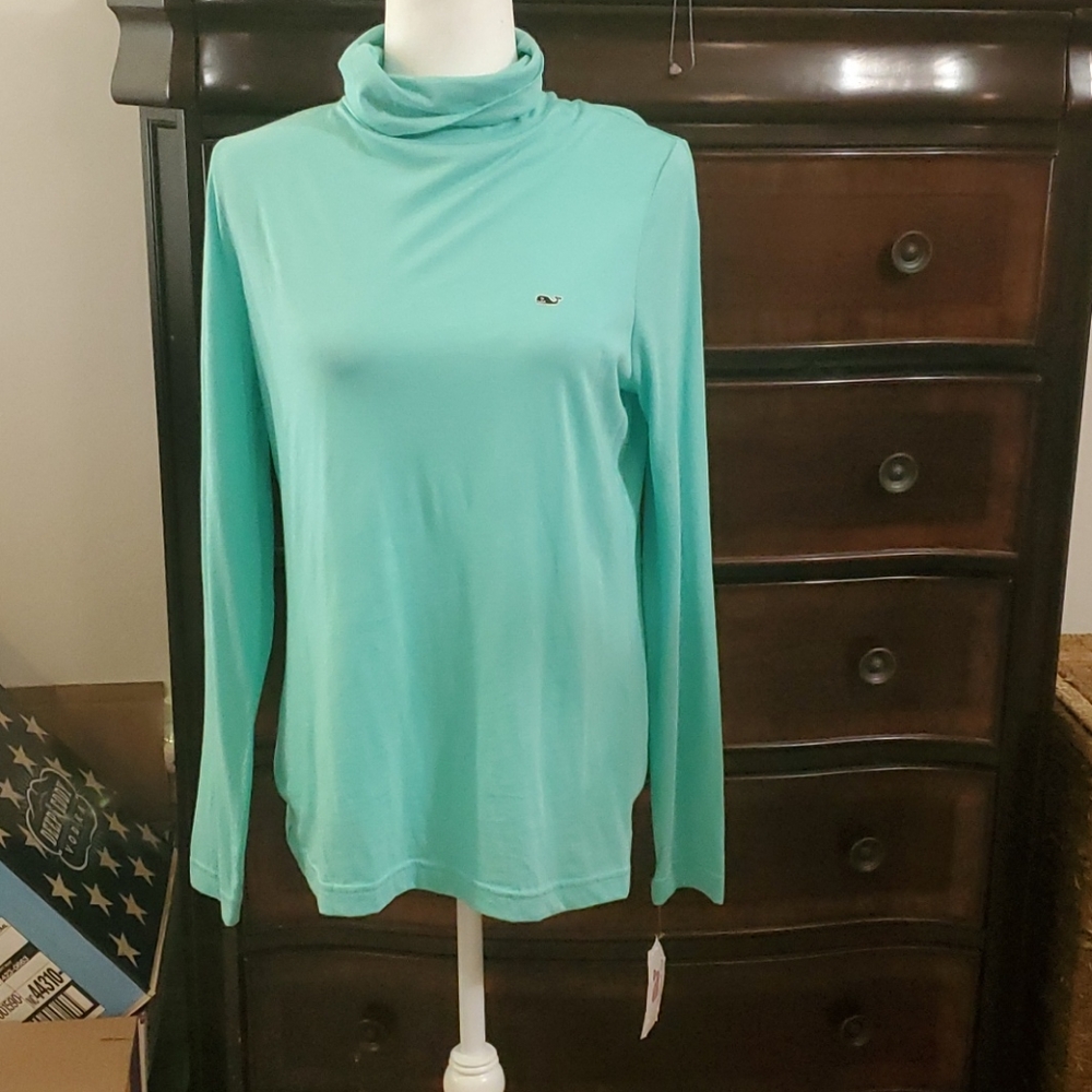 Vineyard vines turtle neck top